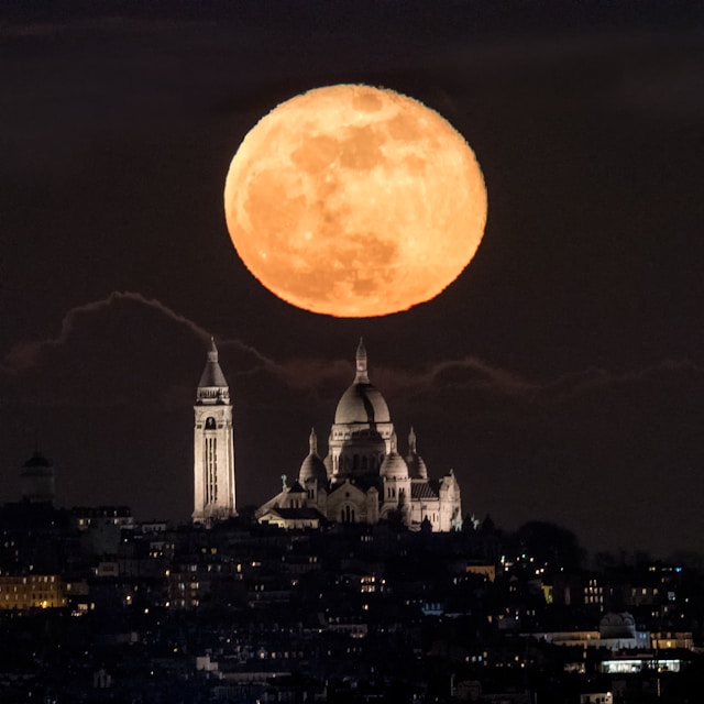 When is the next full moon?